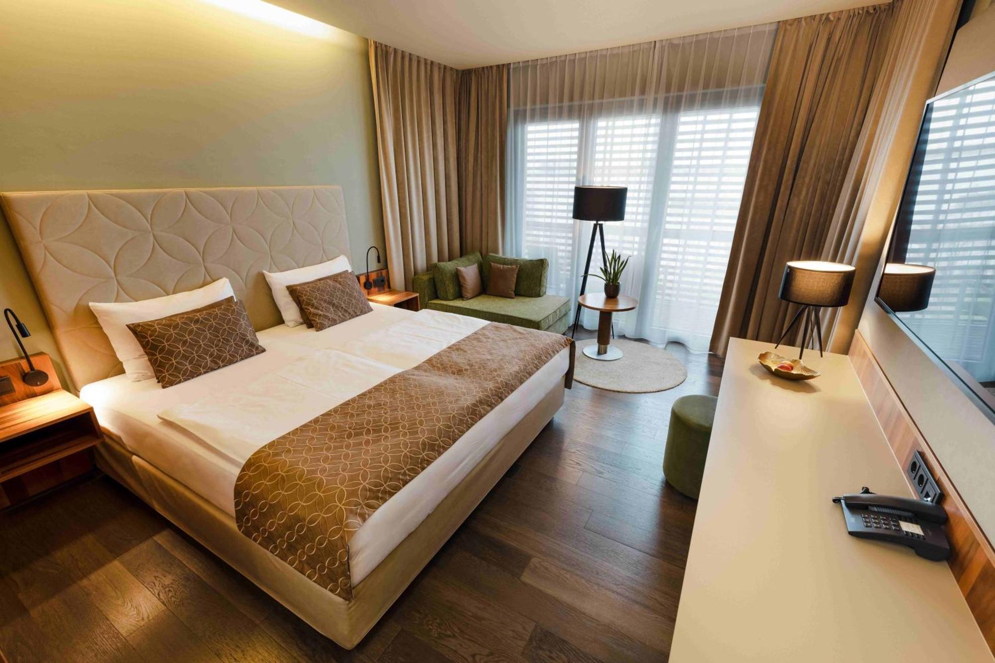 Therme Laa - Hotel & Silent Spa Laa an der Thaya Dış mekan fotoğraf